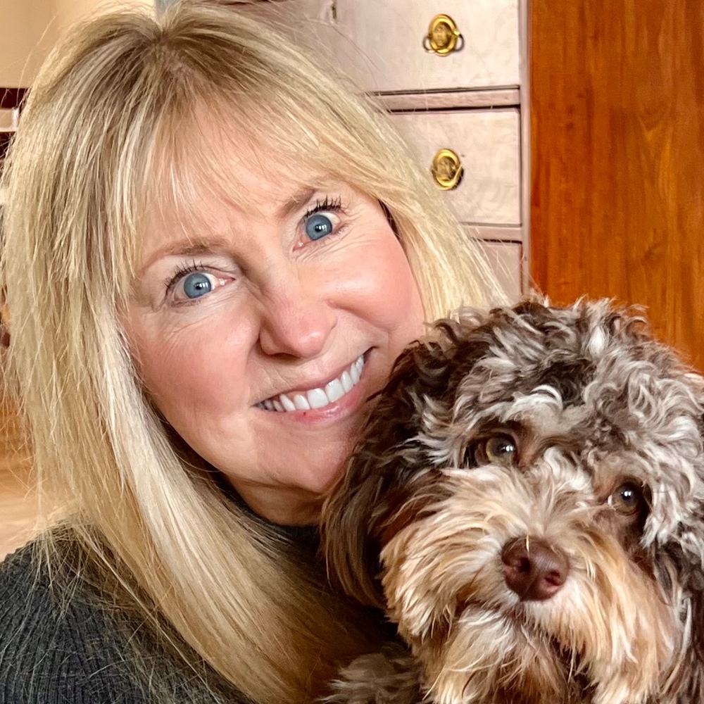 Meet your Posher, Carrie